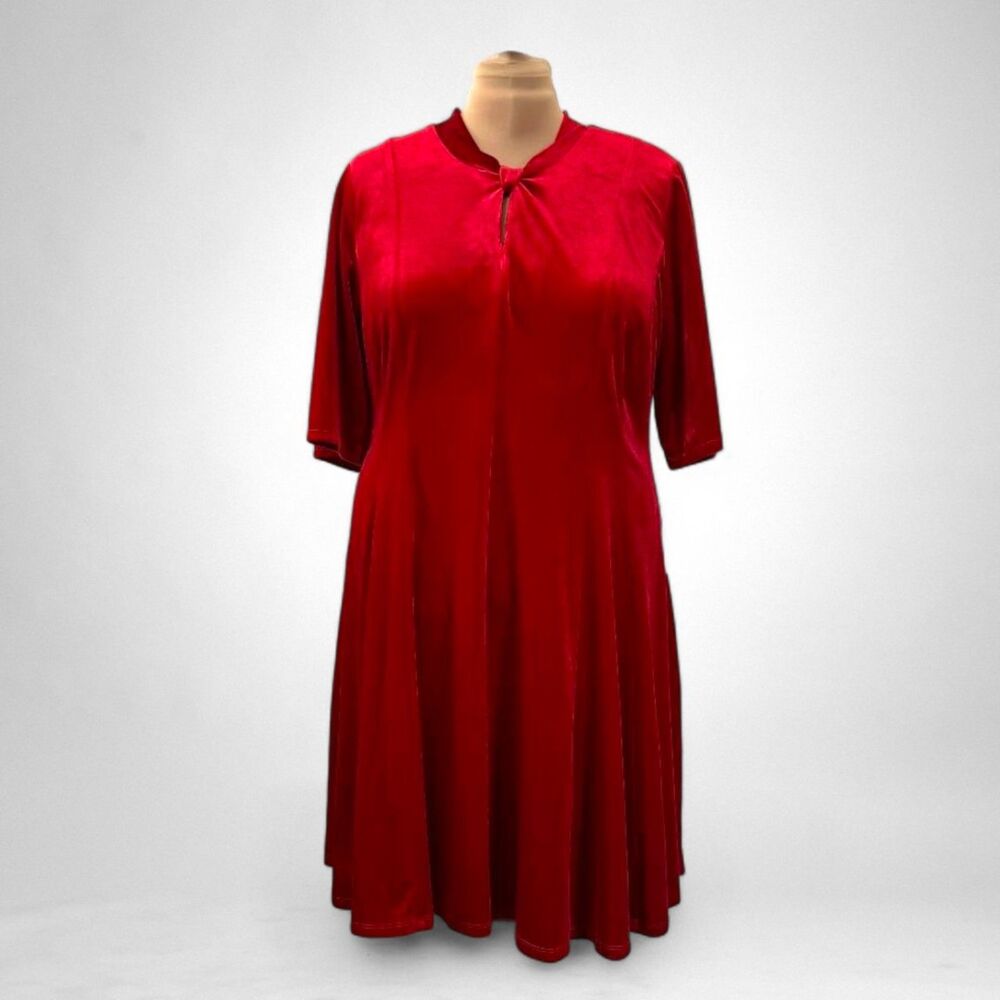 SIGNATURE By Robbie Bee Plus Velvet Knee Fit & Flare Dress, NWT! Size 2X